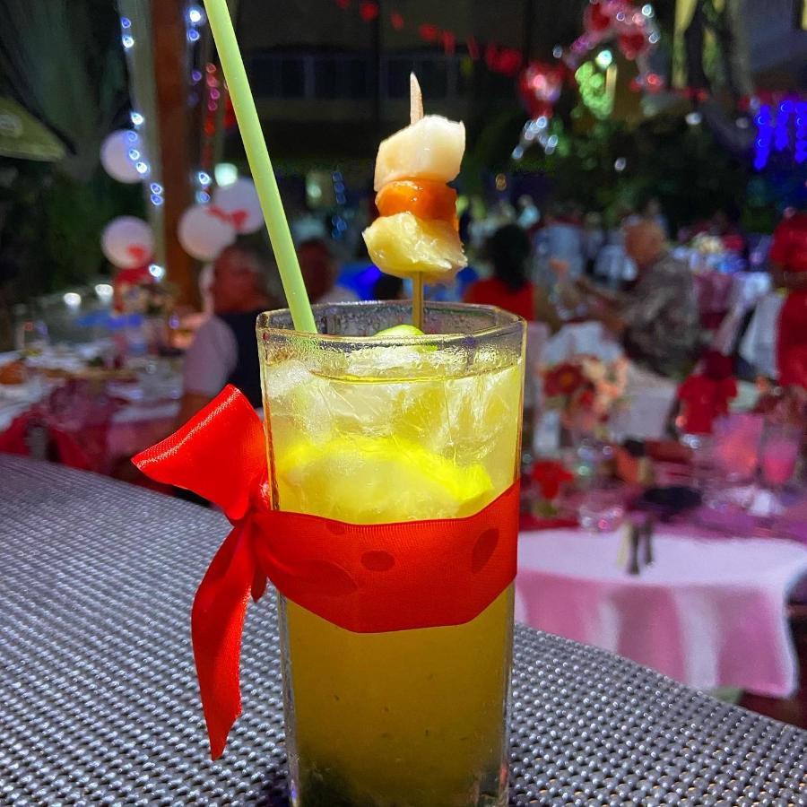Hotel Restaurant Coco Lodge Majunga มาฮาจังกา ภายนอก รูปภาพ