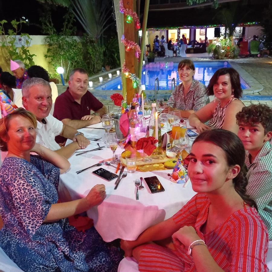 Hotel Restaurant Coco Lodge Majunga มาฮาจังกา ภายนอก รูปภาพ