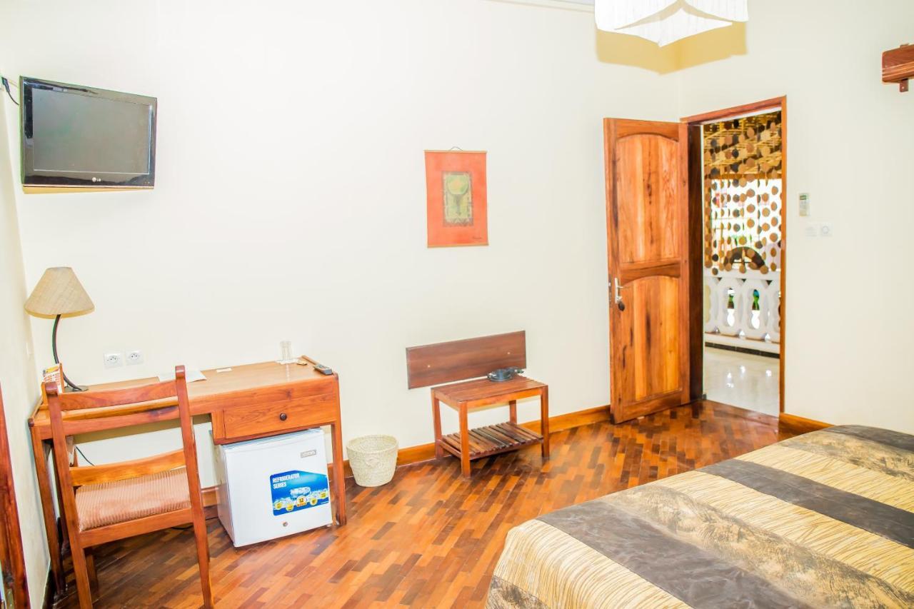 Hotel Restaurant Coco Lodge Majunga มาฮาจังกา ภายนอก รูปภาพ